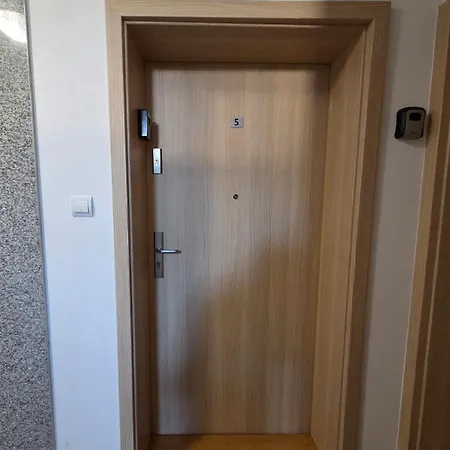 350m Od Plazy Apartman *